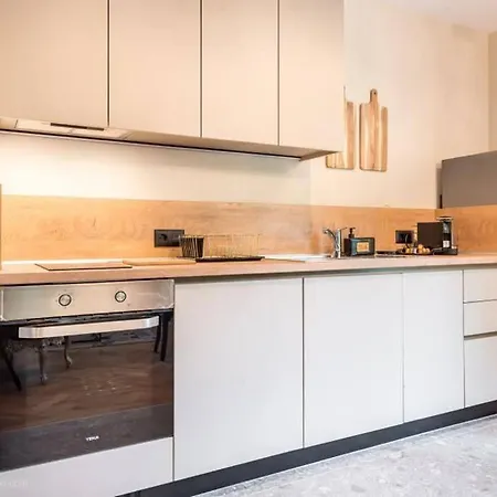 Apartment Around The Globe Warna